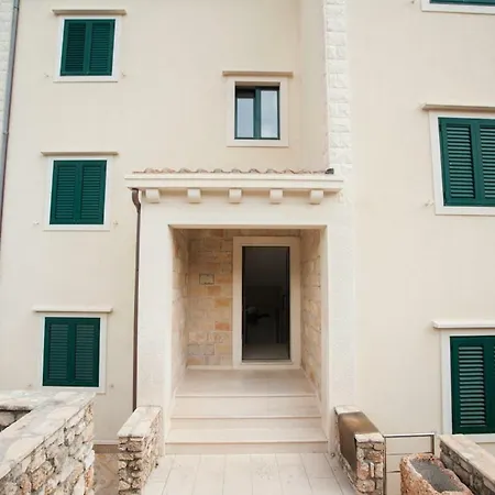 House Koloc Apartment Bol Exterior photo